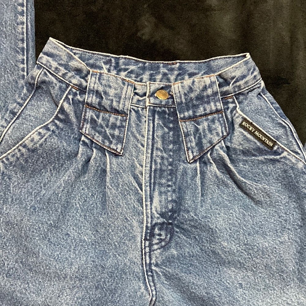 Rocky Mountain blue denim jeans. Size 26/3 Inseam 32.